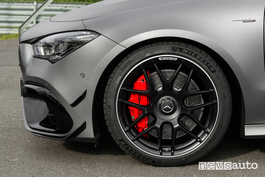 Mercedes-AMG CLA 45 S 4MATIC+ impianto frenante