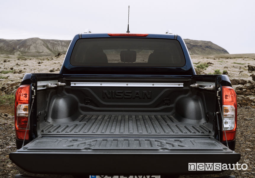 Nissan Navara 2020 Double Cab cassone aperto