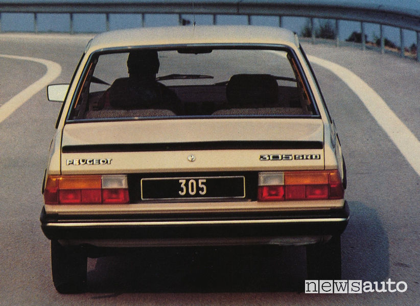 Peugeot 305 SRD auto storica 1980 vista posteriore