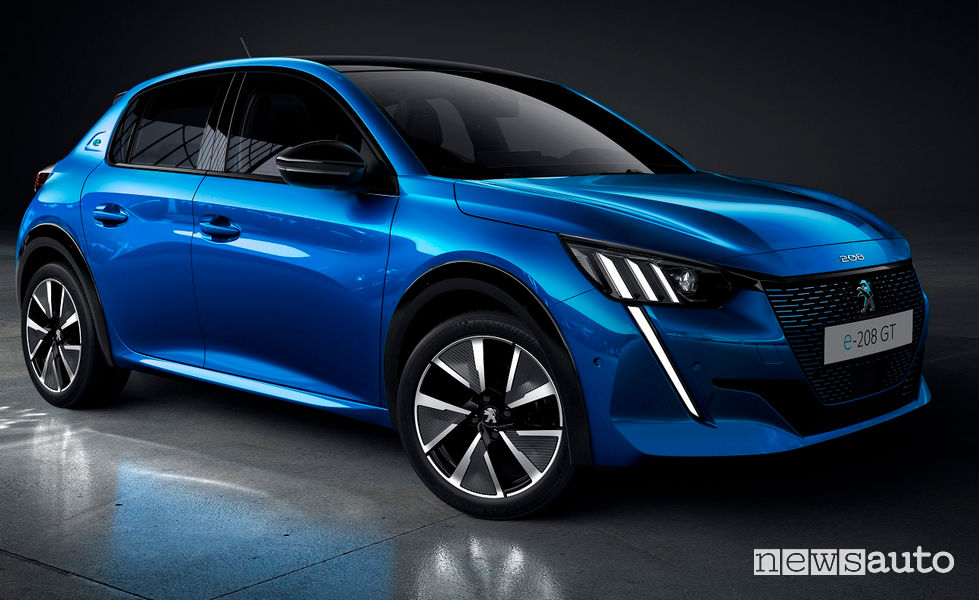 Nuova Peugeot e-208 elettrica vista di profilo