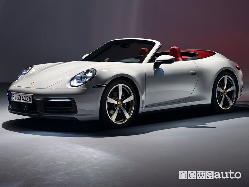 Porsche 911 Carrera Cabriolet vista di profilo