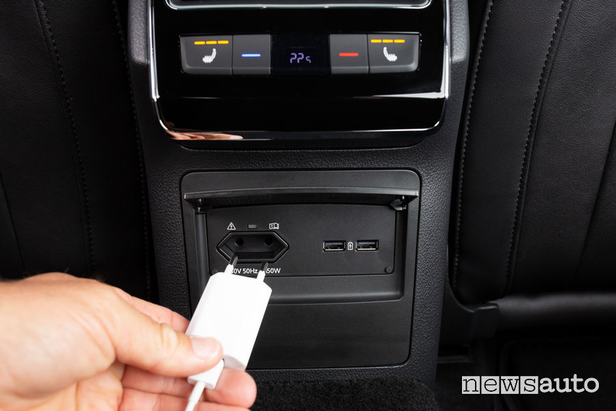 Presa elettrica 220 V Skoda Superb
