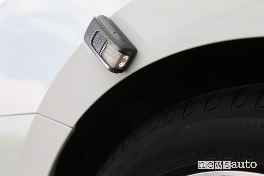 Luce d'emergenza magnetica Skoda Superb Wagon