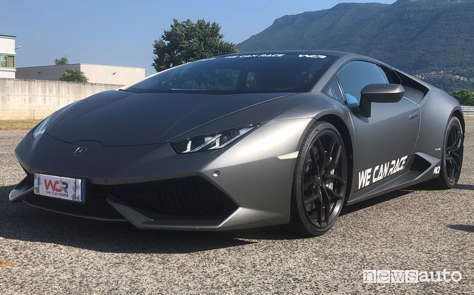 Vista di profilo Lamborghini Huracán 610 LP-4 We Can Race all'Isam di Anagni