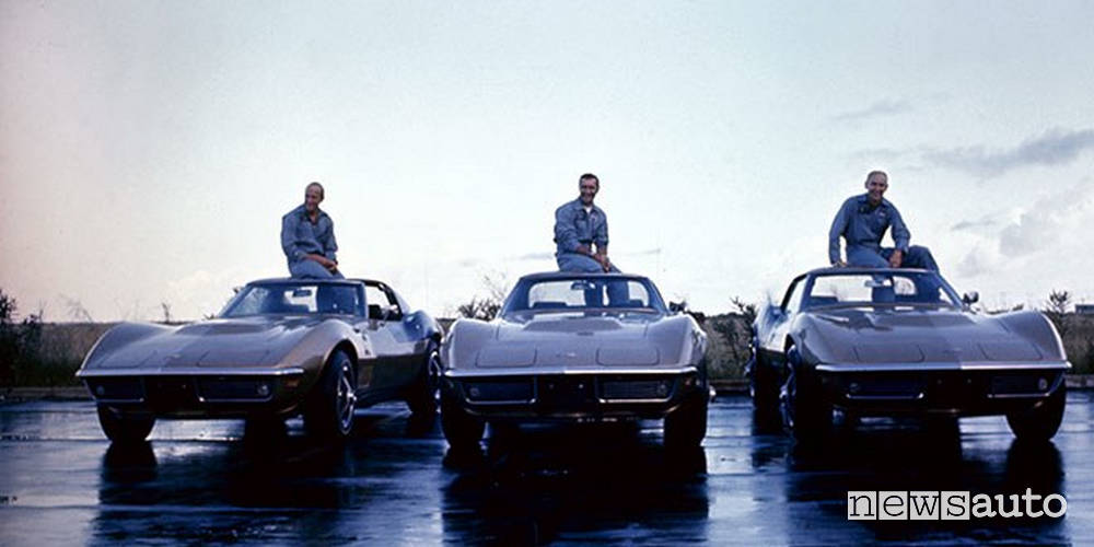 3 astronauti sulla chevrolet corvette
