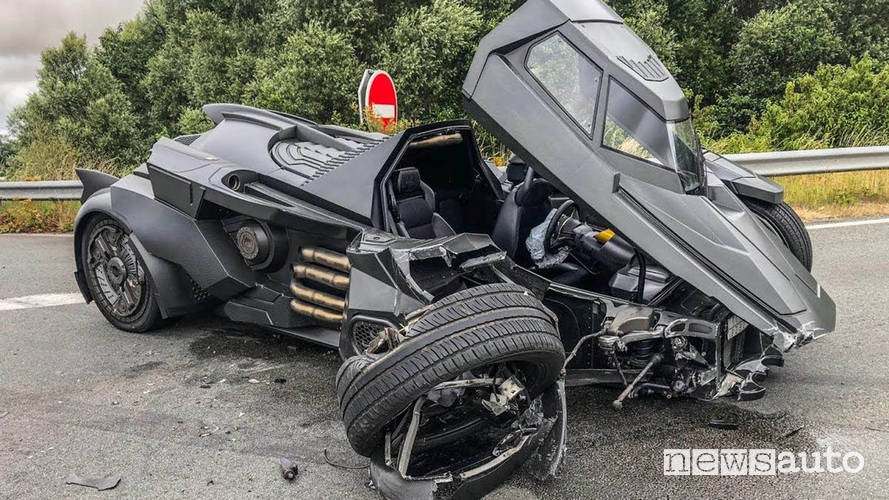batmobile incidente lamborghini Youtuber