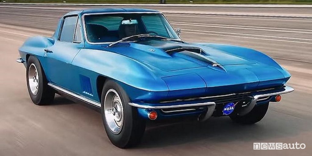 Chevrolet Corvette Stingray, l'auto degli astronauti Neil Armstrong 