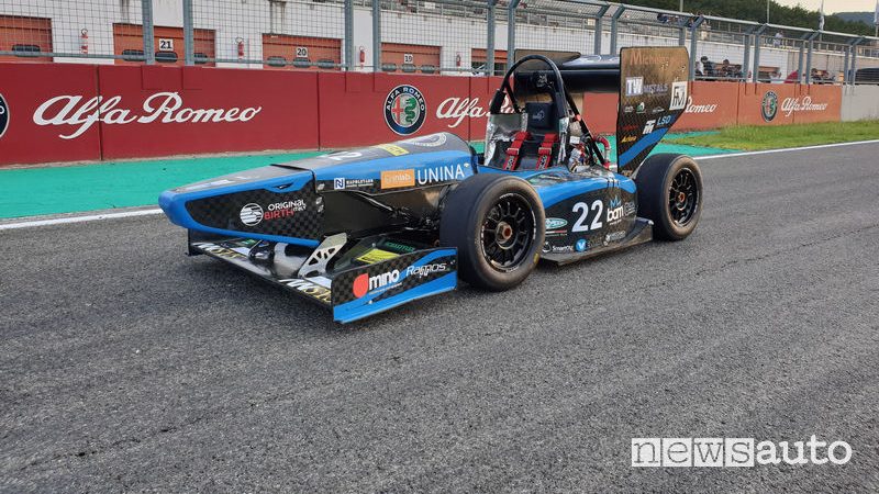 Monoposto Formula Sae sulla pista di Varano