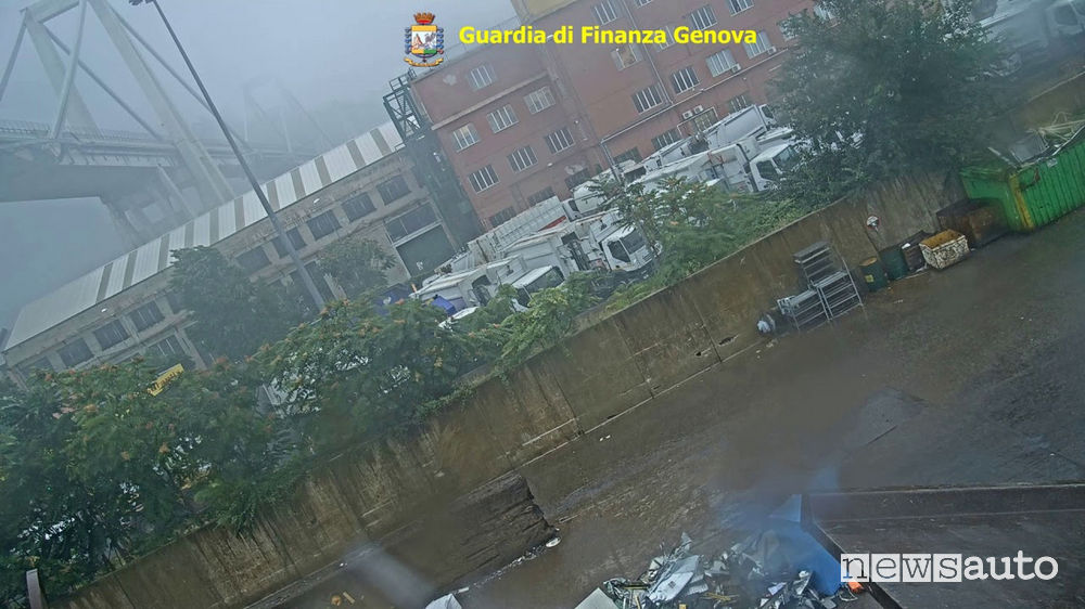 video inedito crollo ponte morandi genova collasso struttura pila 9