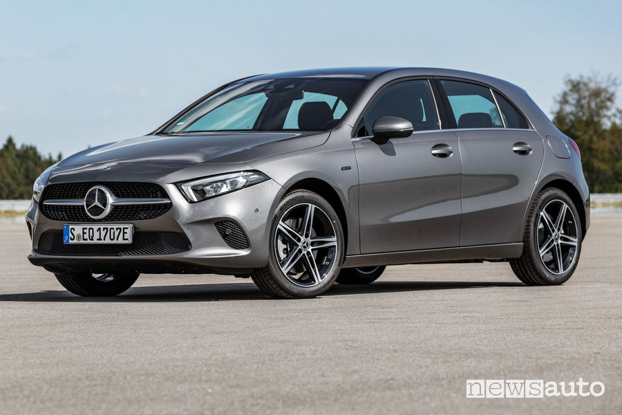 Mercedes-Benz Classe A Plug-in-Hybrid, vista di profilo