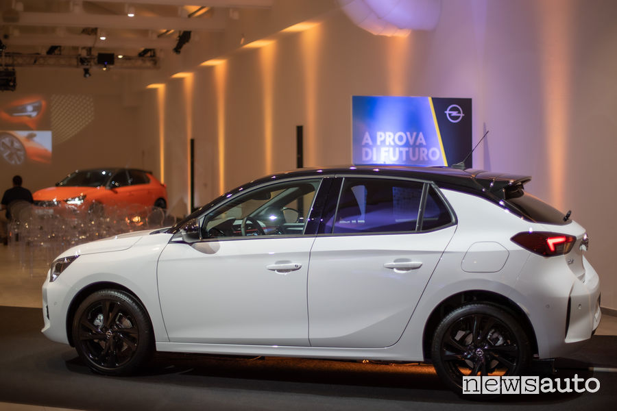 Nuova Opel Corsa 2020 GS Line minigonne laterali