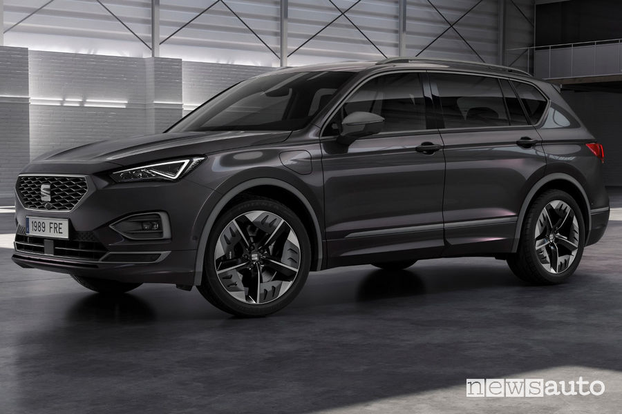 Seat Tarraco ibrida plug-in PHEV FR vista di profilo