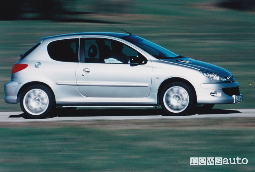 Peugeot 205 GT minigonne laterali