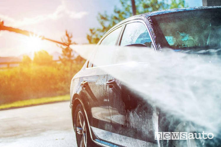 come proteggere auto dal sole lavaggio