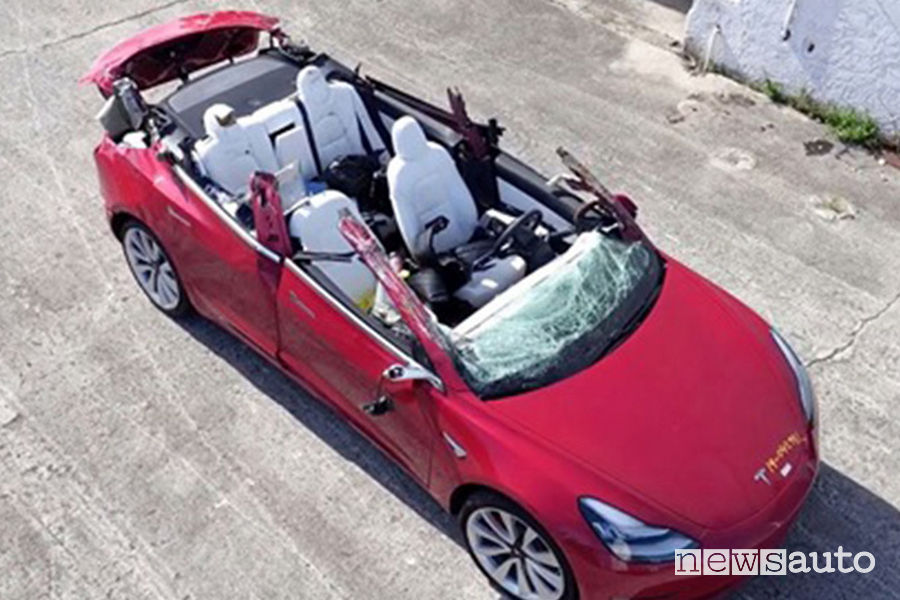 Incidente guida autonoma Tesla Model 3 con l’Autopliot
