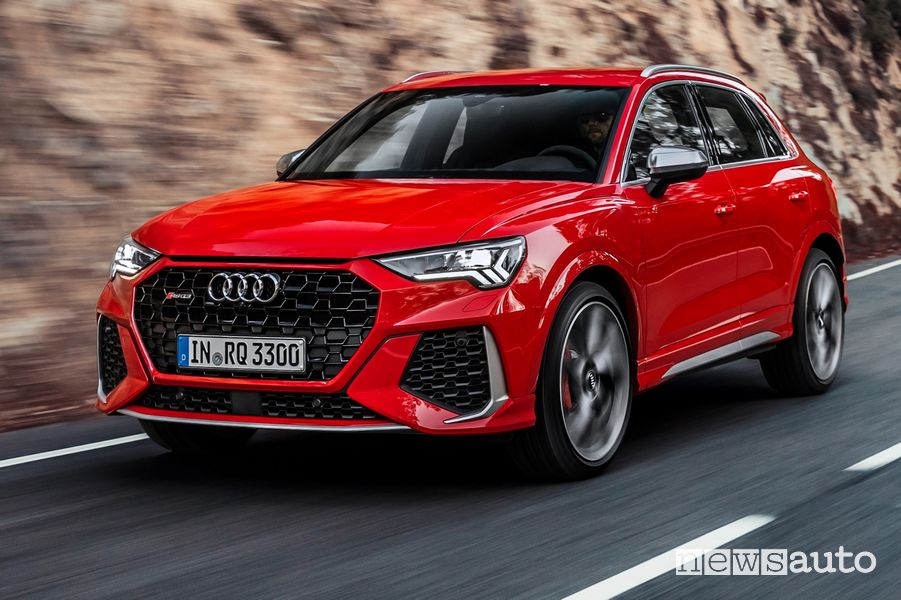 Nuovo frontale sportivo e prese d'aria anteriori Audi RS Q3
