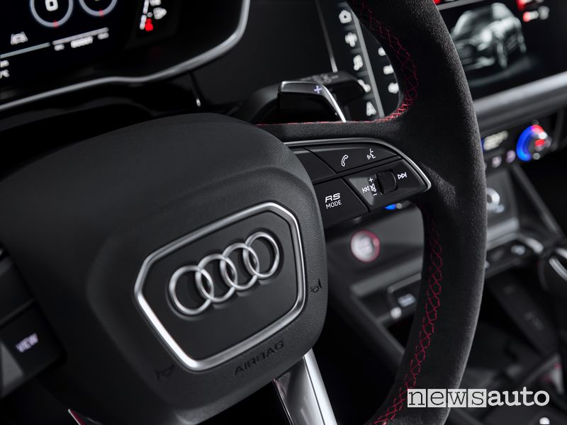 Tasto RS Mode volante sportivo Audi RS Q3