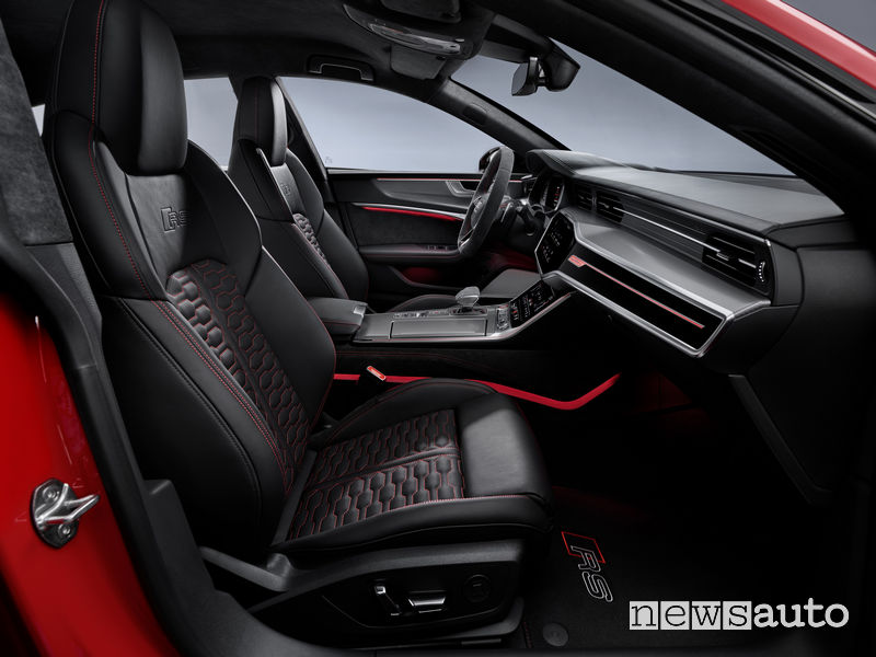 Sedili sportivi in pelle anteriori nuova Audi RS7 Sportback 2020