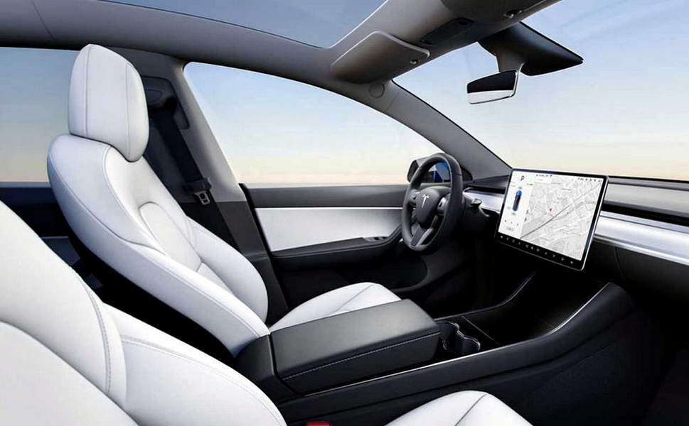abitacolo Suv Model y interno 