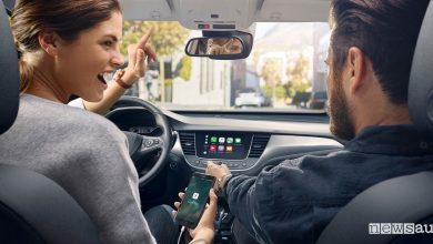 Connettività Opel infotainment OpelConnect Apple Car Play