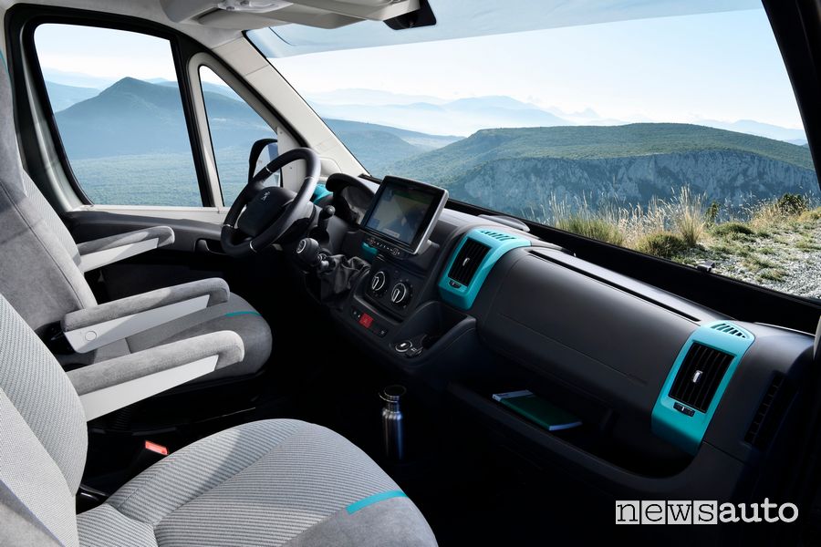 Volante, touch screen Peugeot Boxer 4x4 Concept cambio manuale