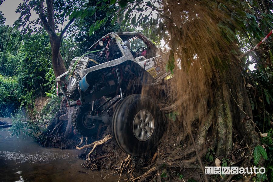 Passaggio hard prototipo off road Rainforest Challenge Malesia edizione 2018