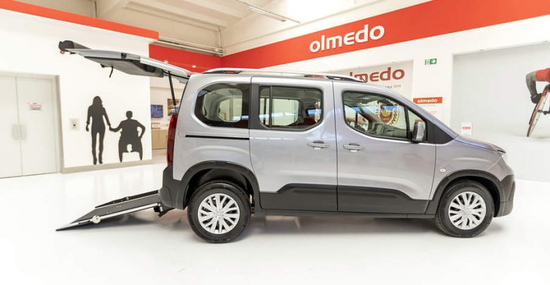 Nuovo Peugeot Rifter traformato dalla Olmedo per accesso disabili