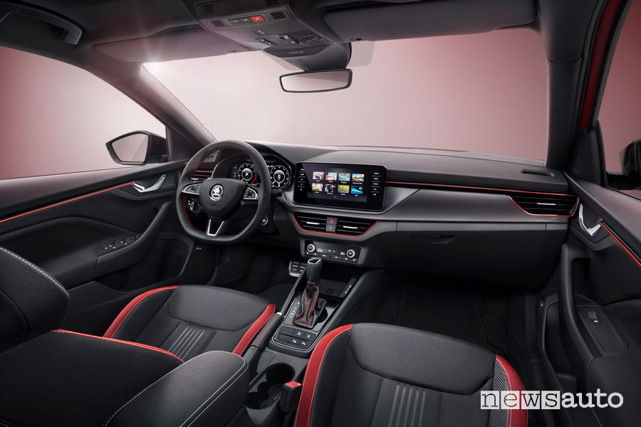 Skoda Scala Monte Carlo volante, touchscreen, sedili sportivi