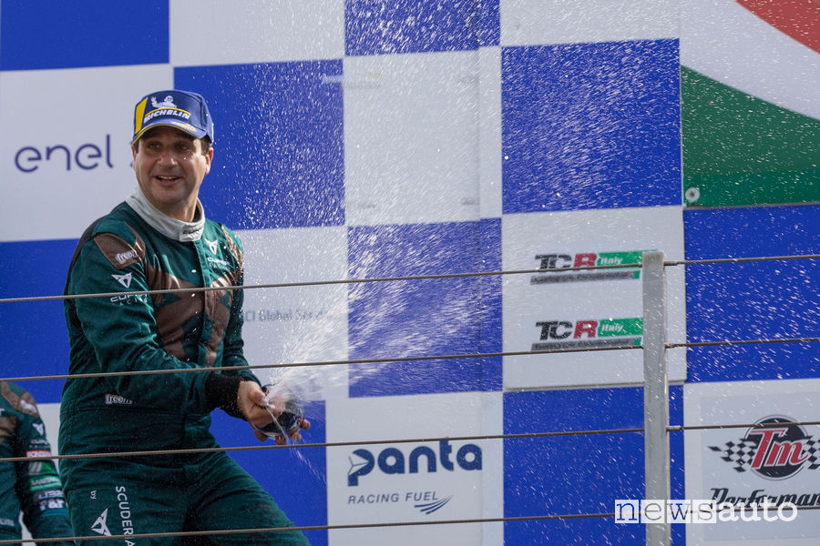 Salvatore Tavano Campione Italiano TCR Italy 2019