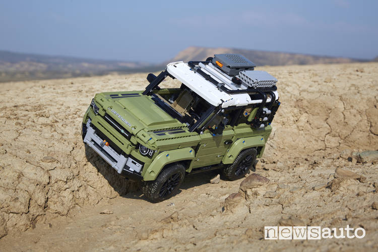 Lego Land Rover Defender fuoristrada giocattolo