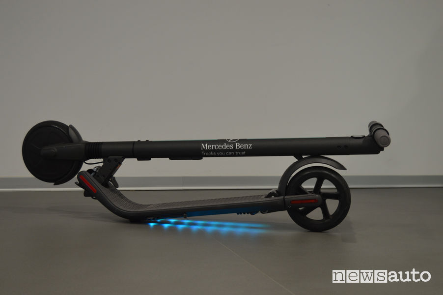 Telaio ripiegato monopattino elettrico Mercedes Ninebot by Segway