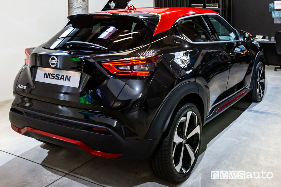 Cerchi in lega e fari a LED posteriori Nissan Juke Premiere Edition