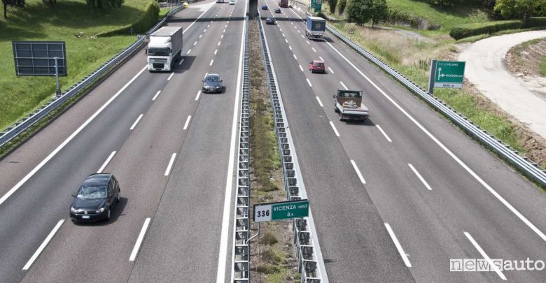 limite velocità 150 km/h in autostrada