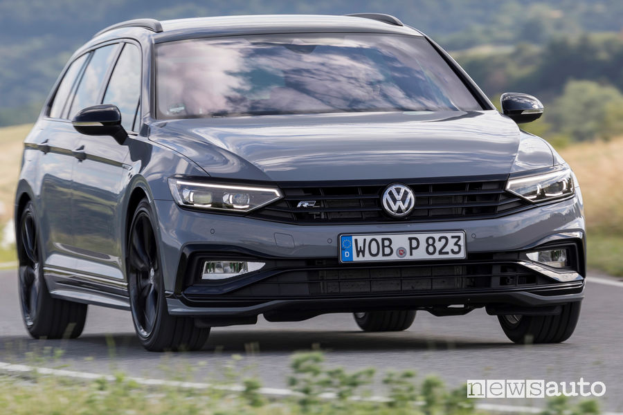 Nuova Volkswagen Passat 2.0 TDI Evo 150 CV