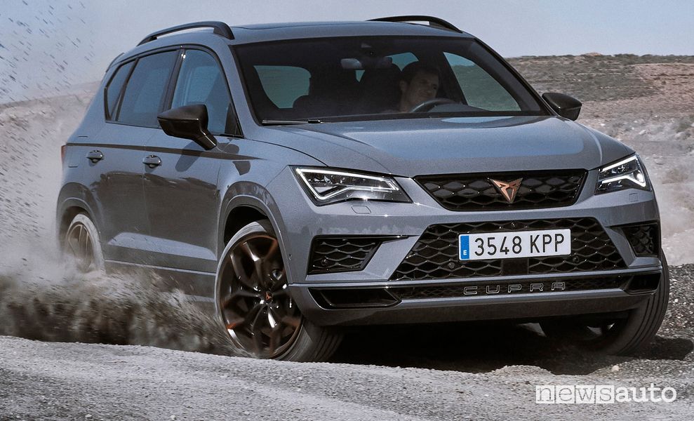 Derapata sullo sterrato Cupra Ateca Limited Edition