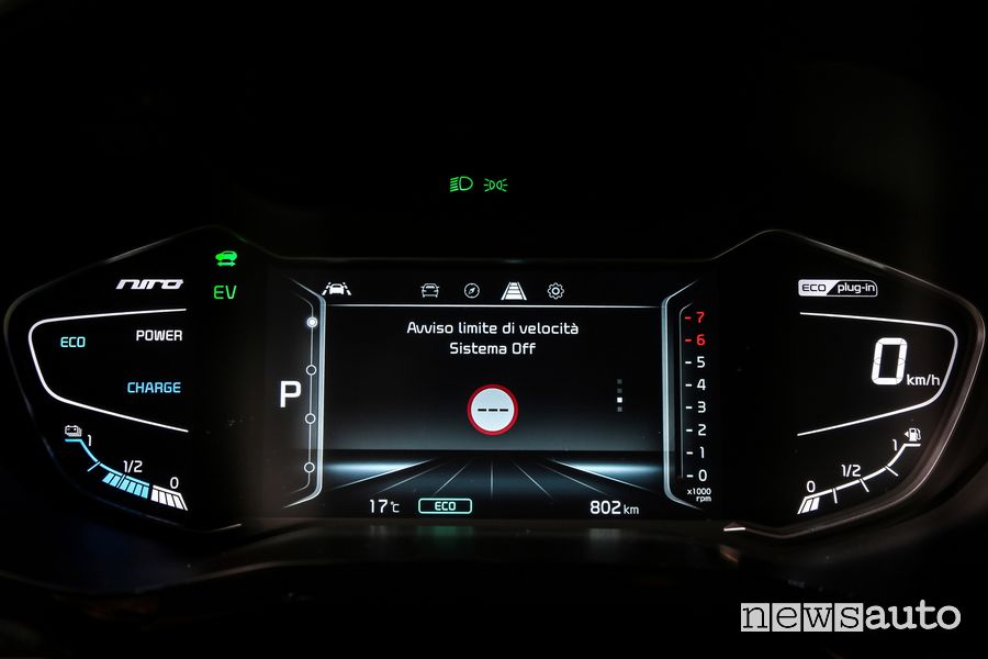 Quadro strumenti schermata aiuti alla guida Kia Niro Hybrid Plug-In PHEV