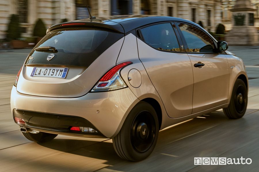 Fari e paraurti posteriori Lancia Ypsilon Monogram