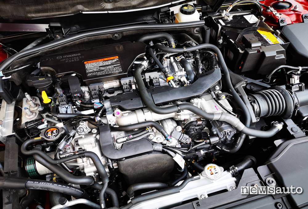 Motore Mazda3 Skyactiv-X senza copertura