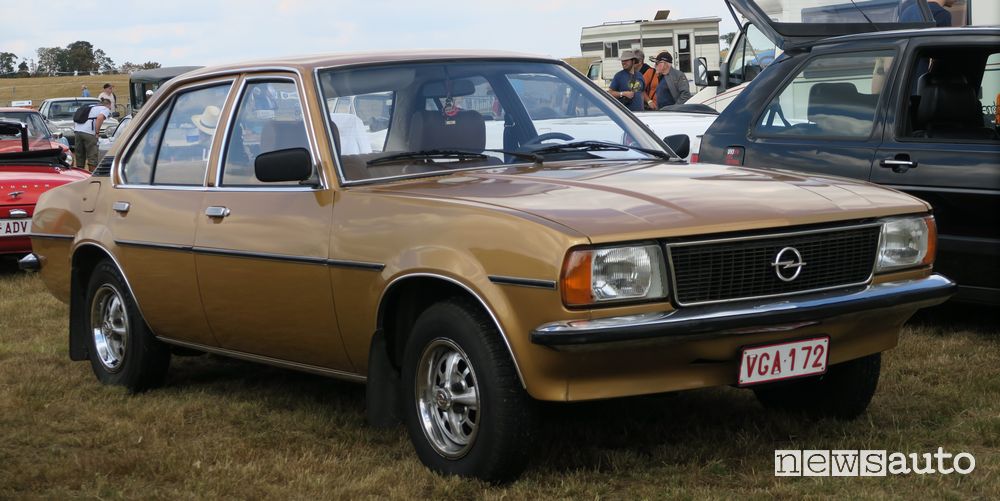 Opel Ascona-B auto di serie