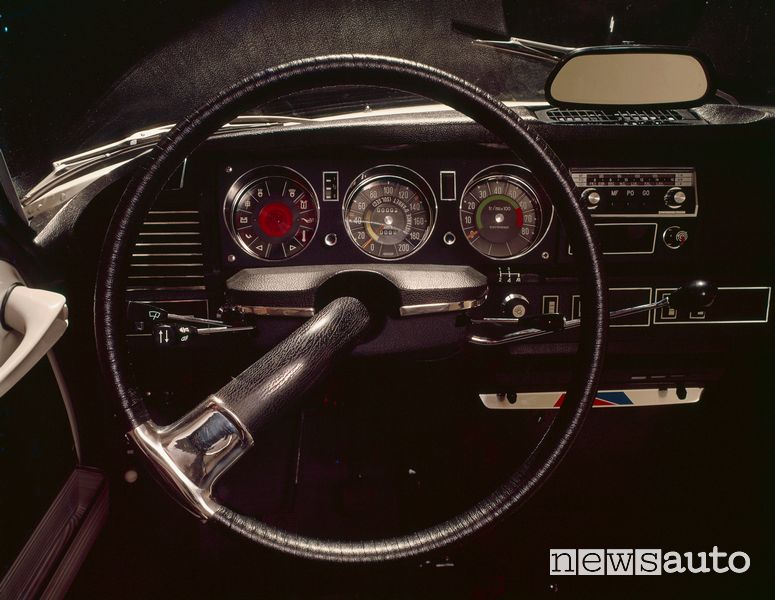 Plancia di bordo di una DSpecial del 1970