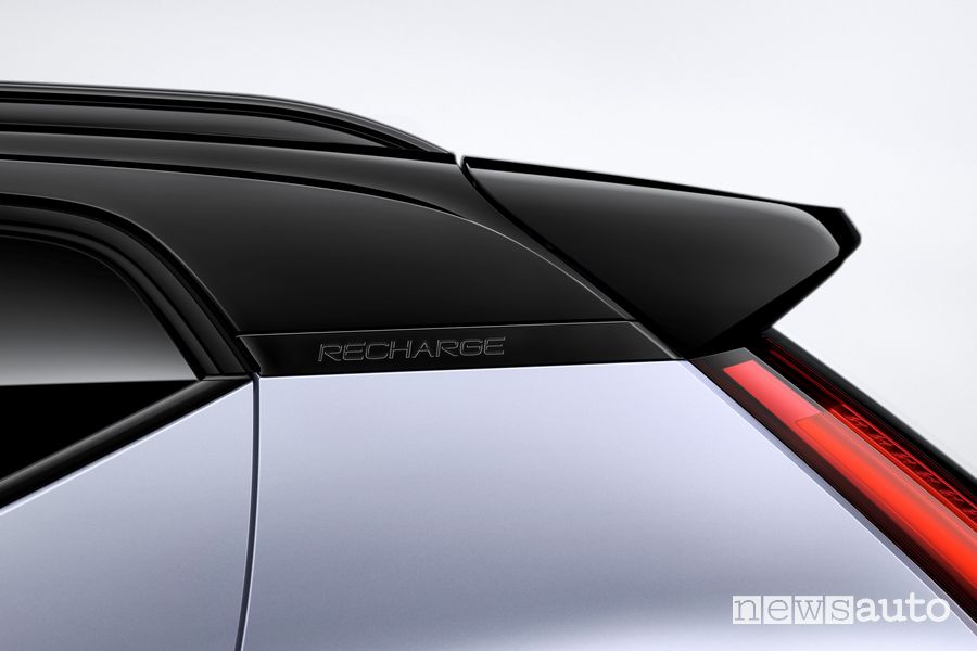 Spoiler posteriore badge Recharge Volvo XC40 elettrica