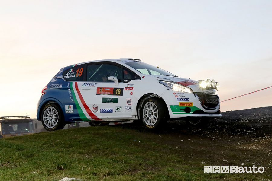  Peugeot 208 R2 con Tommaso Ciuffi Campione italiano Rally Due Motrici