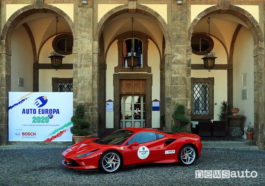 Ferrari F8 Tributo premio auto sportiva Auto Europa 2020