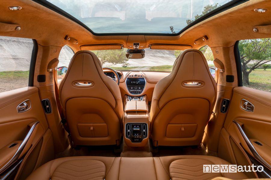 Abitacolo, sedili anteriori Aston Martin DBX