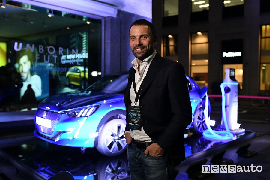 Salvatore Internullo, Direttore Peugeot, all'evento Milano Unboring The Future
