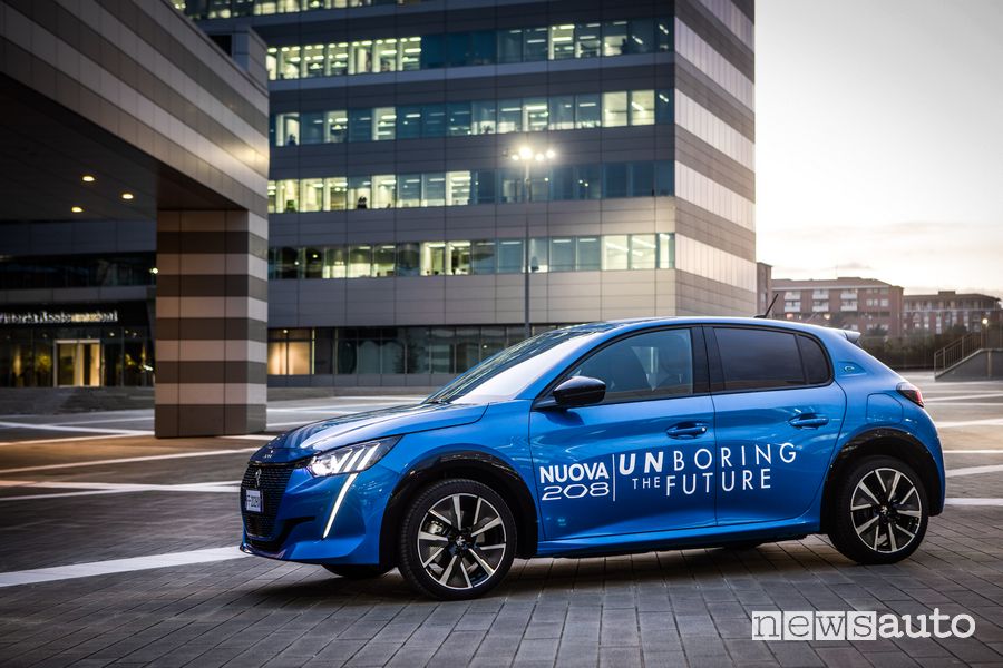 Peugeot e-208 evento Milano Unboring The Future
