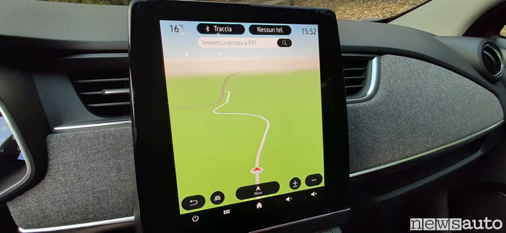 Schermo maggiorato sul nuovo display centrale con il sistema multimediale  ed integrazione della ricerca Google sulla nuova Renault Zoe