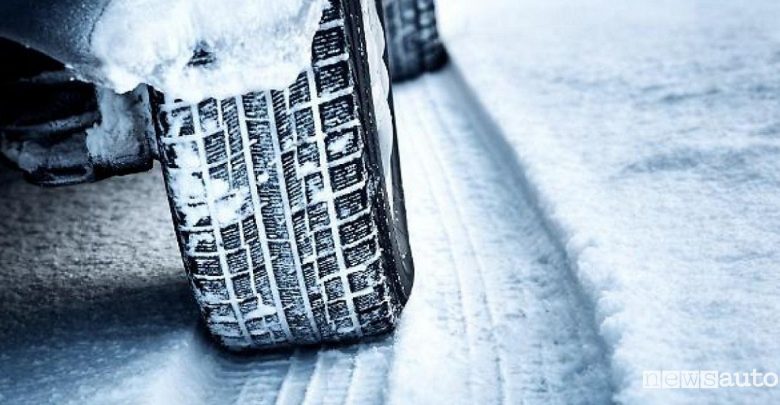 pressione pneumatici invernali Lazio