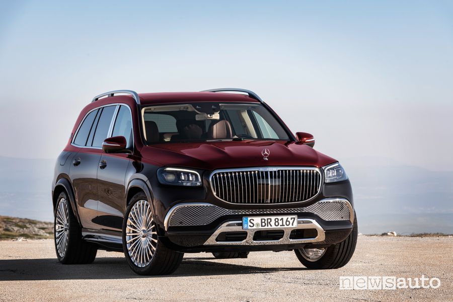 Vista di profilo Mercedes-Maybach GLS 600 4MATIC