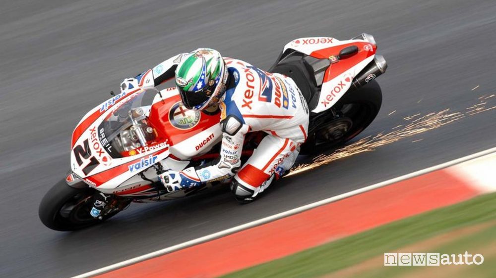 Troy Bayliss Ducati 999-07 SBK record della pista moto Vallelunga